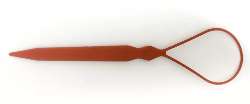 herramienta-para-hacer-cola-con-vuelta-scaled-e1584002622193-1024x426 Herramienta de peinada coleta en bucle con ojal